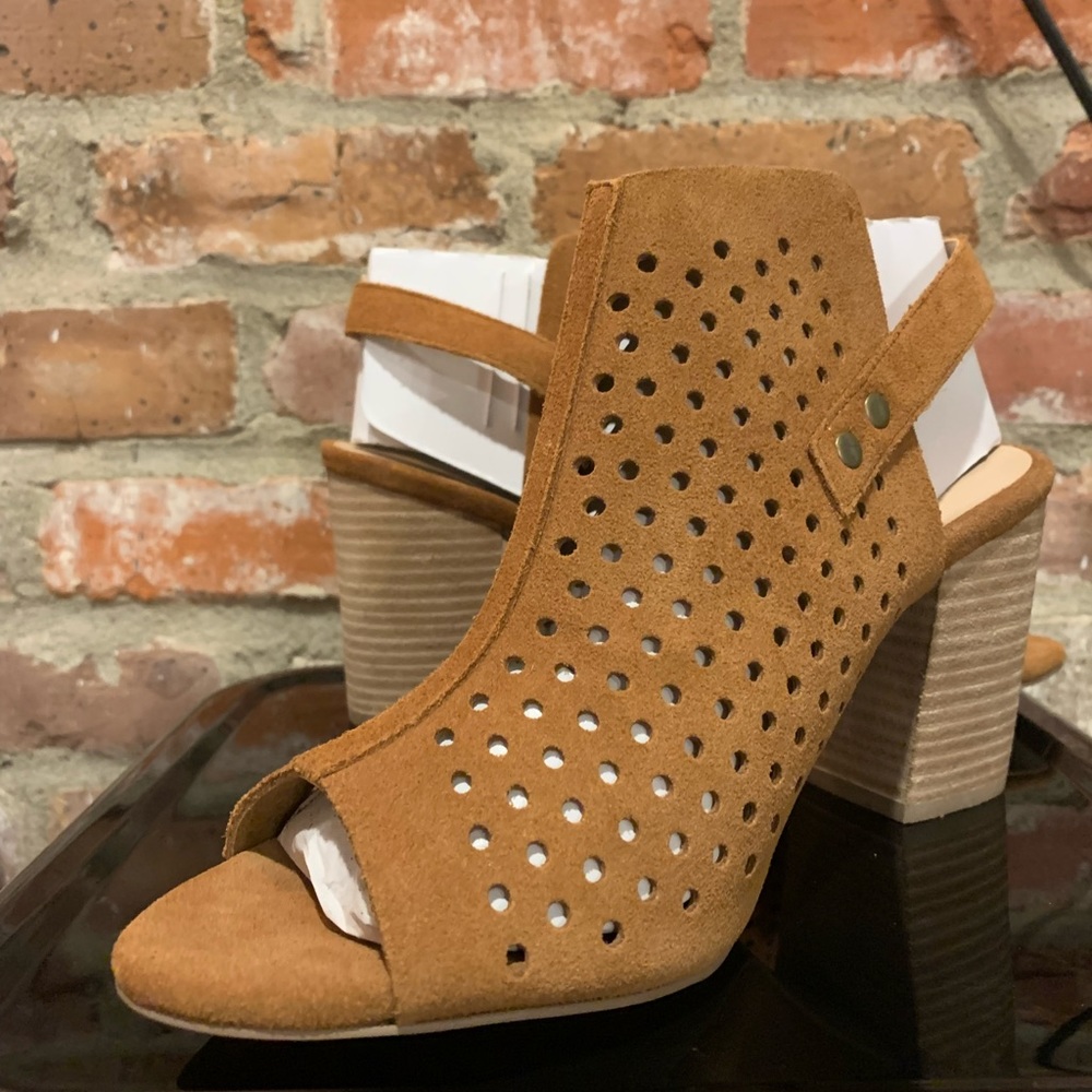 NWOT Sole Society Rena Suede Peep-toe